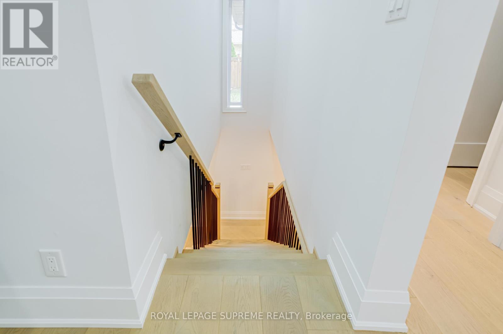 21 Spencely Court, Toronto, Ontario  M9P 1N4 - Photo 22 - W13000832