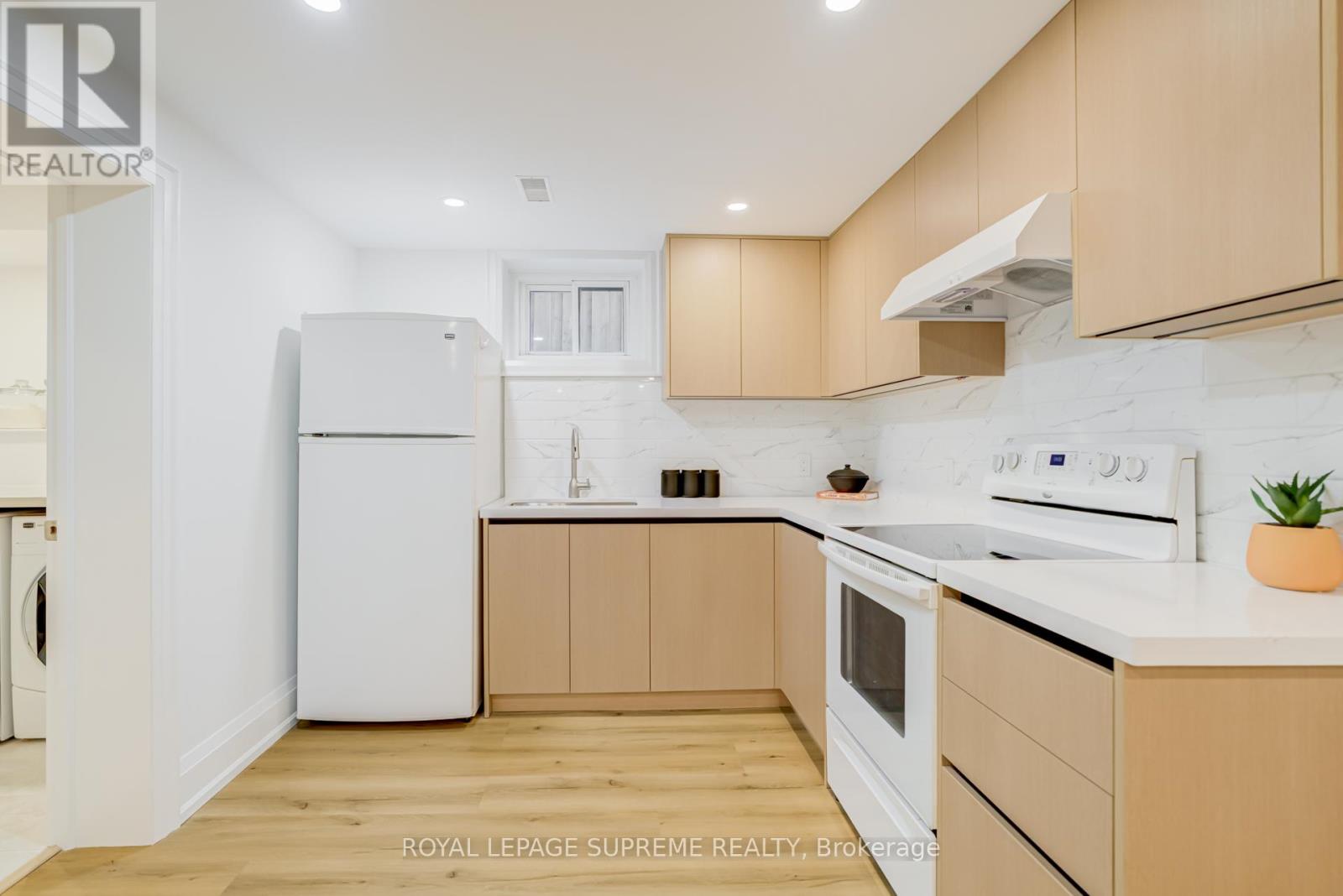 21 Spencely Court, Toronto, Ontario  M9P 1N4 - Photo 29 - W13000832