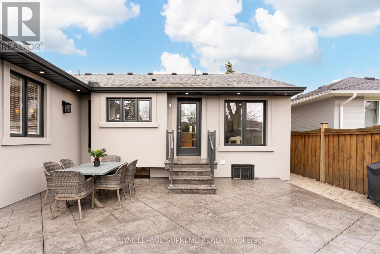 21 Spencely Court, Toronto, Ontario  M9P 1N4 - Photo 36 - W13000832