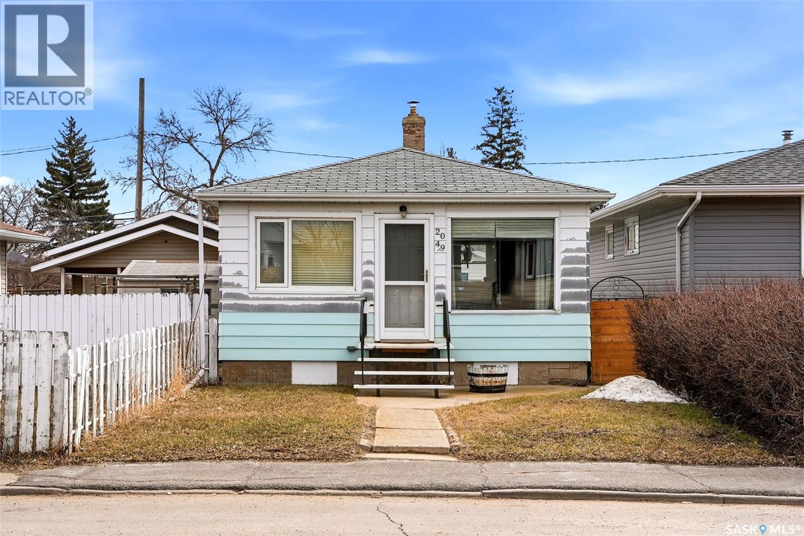 2049 Fleury Street, Regina, Saskatchewan  S4N 2M1 - Photo 2 - SK032953