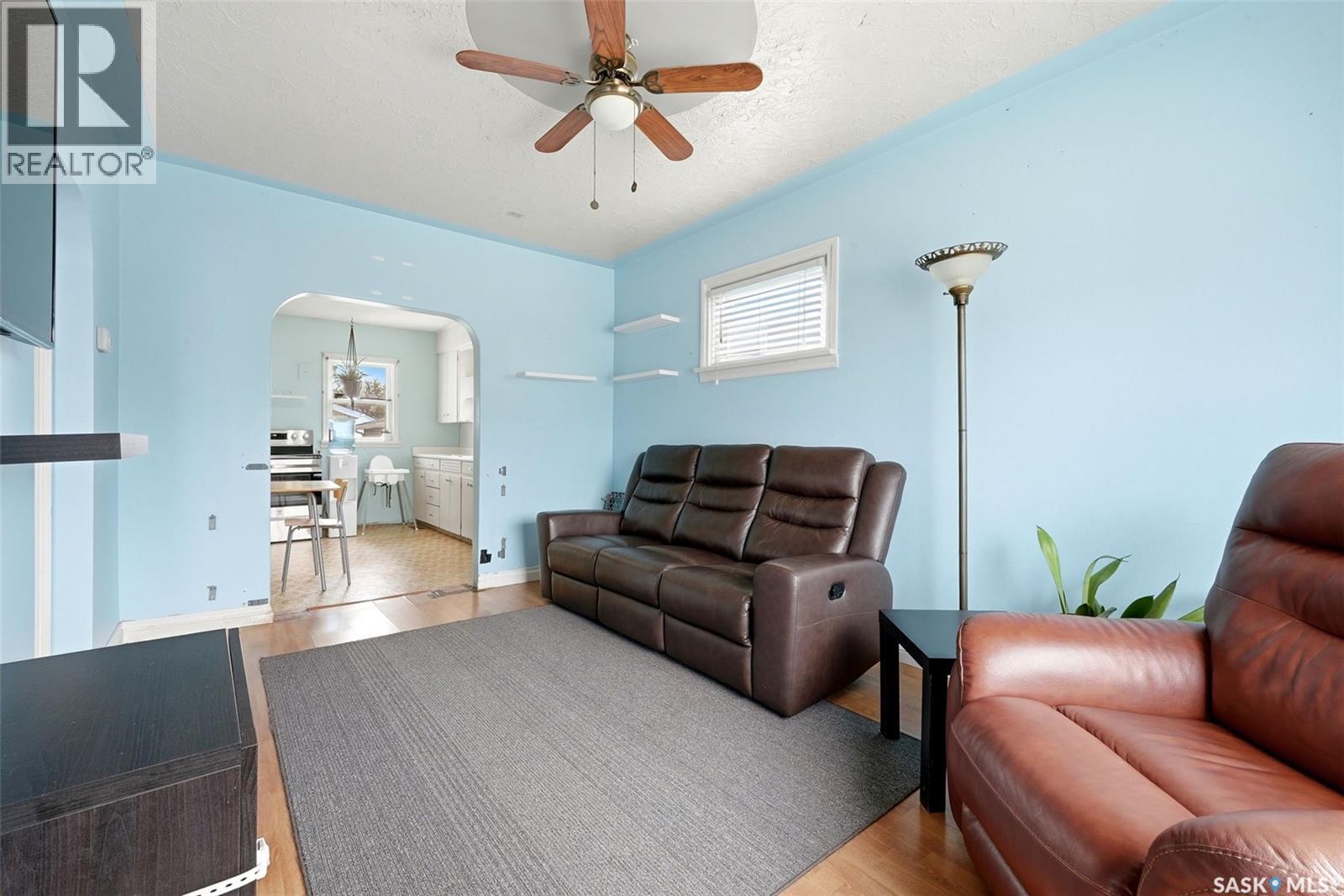 2049 Fleury Street, Regina, Saskatchewan  S4N 2M1 - Photo 6 - SK032953