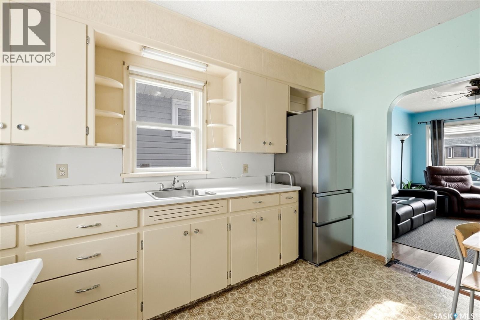 2049 Fleury Street, Regina, Saskatchewan  S4N 2M1 - Photo 8 - SK032953