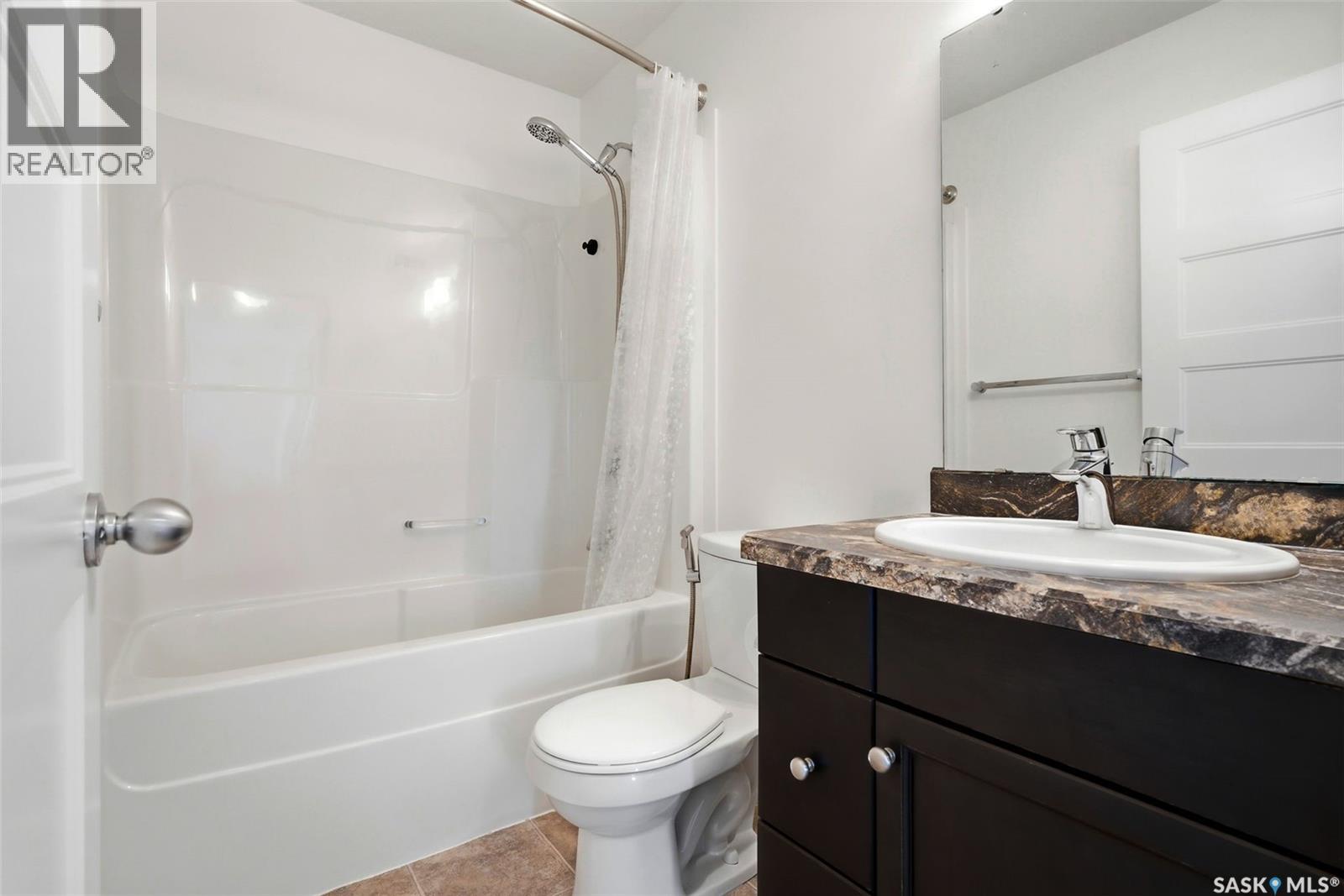 3809 Goldfinch Way, Regina, Saskatchewan  S4V 1S4 - Photo 32 - SK032826