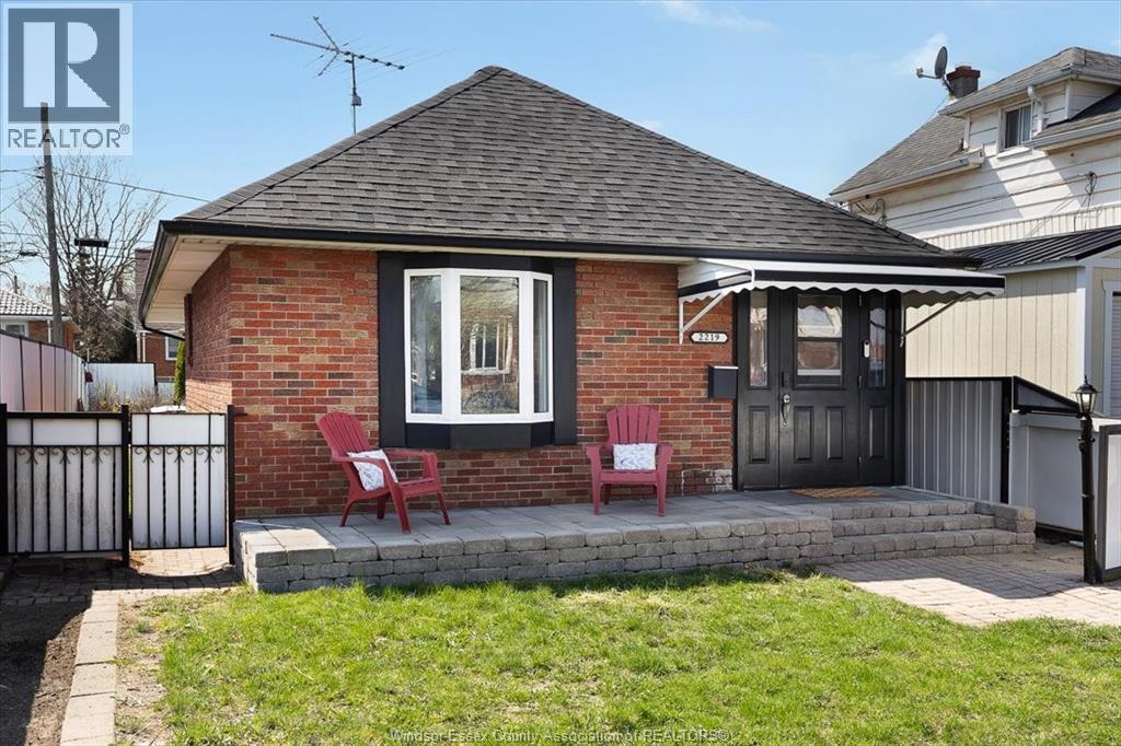 MLS# 26008204: 2219 MARENTETTE AVENUE, Windsor, Canada