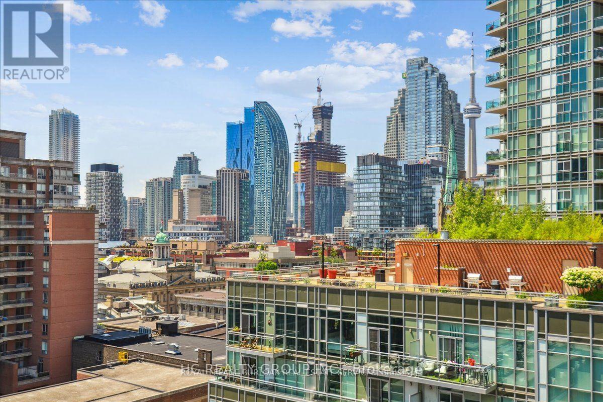 1011 - 105 George Street, Toronto, Ontario  M5A 0L4 - Photo 2 - C12999304