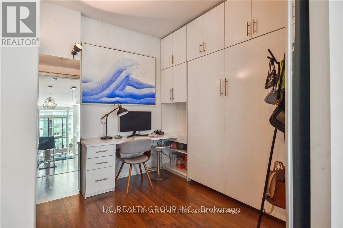 1011 - 105 George Street, Toronto, Ontario  M5A 0L4 - Photo 7 - C12999304