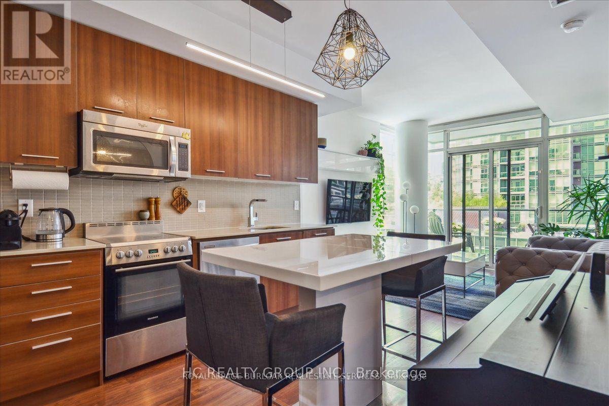 1011 - 105 George Street, Toronto, Ontario  M5A 0L4 - Photo 6 - C12999304
