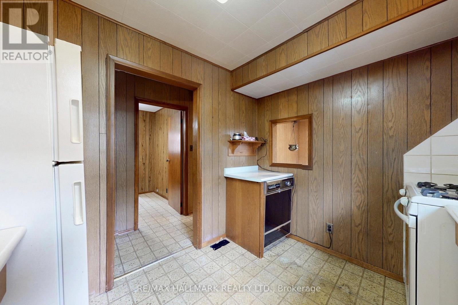 63 Oxford Street, Richmond Hill, Ontario  L4C 4L6 - Photo 11 - N12979766