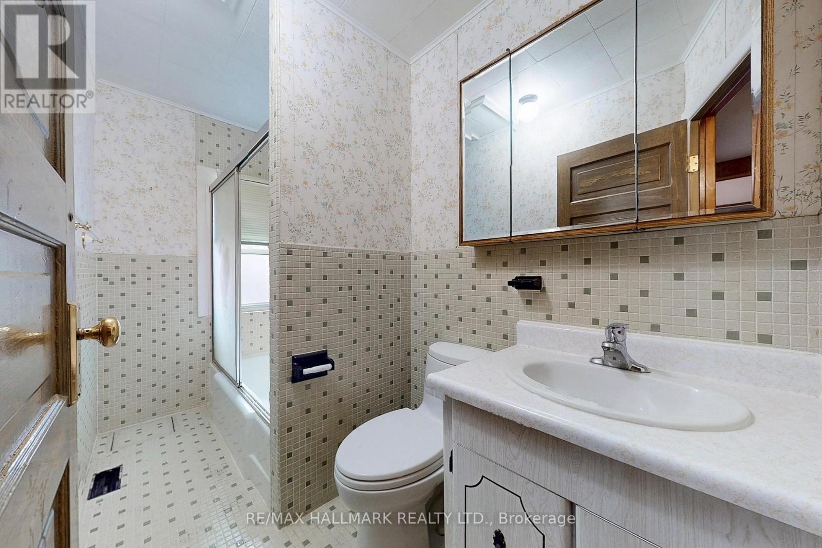 63 Oxford Street, Richmond Hill, Ontario  L4C 4L6 - Photo 26 - N12979766