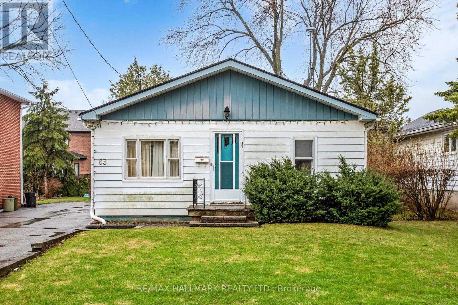 63 Oxford Street, Richmond Hill, Ontario  L4C 4L6 - Photo 3 - N12979766