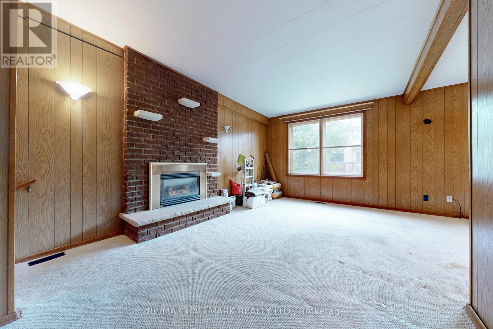 63 Oxford Street, Richmond Hill, Ontario  L4C 4L6 - Photo 4 - N12979766