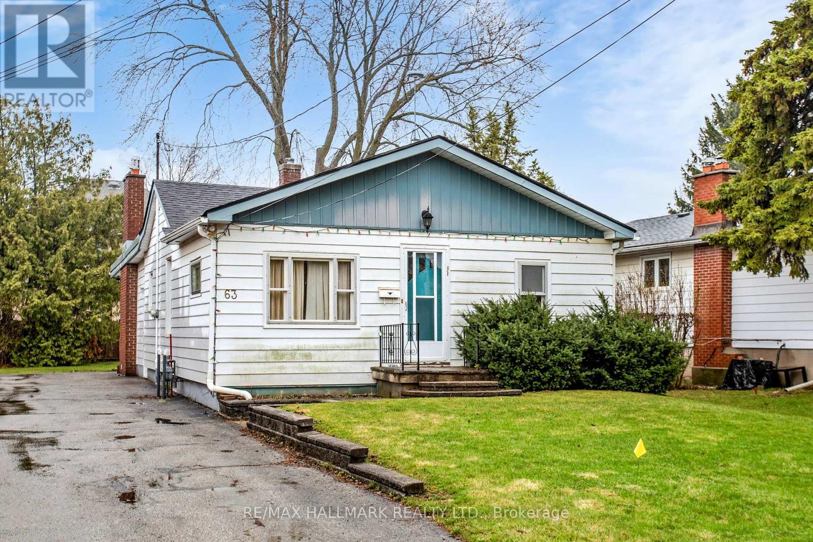 63 Oxford Street, Richmond Hill, Ontario  L4C 4L6 - Photo 2 - N12979766