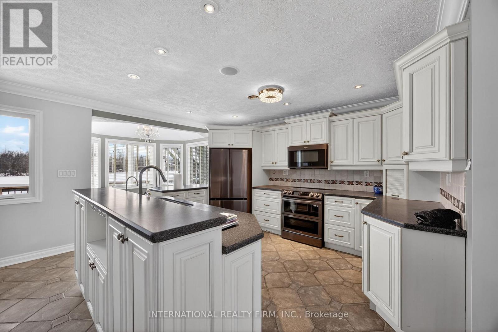 1563 15 16 Side Road E, Oro-Medonte, Ontario  L0L 1T0 - Photo 17 - S12763906