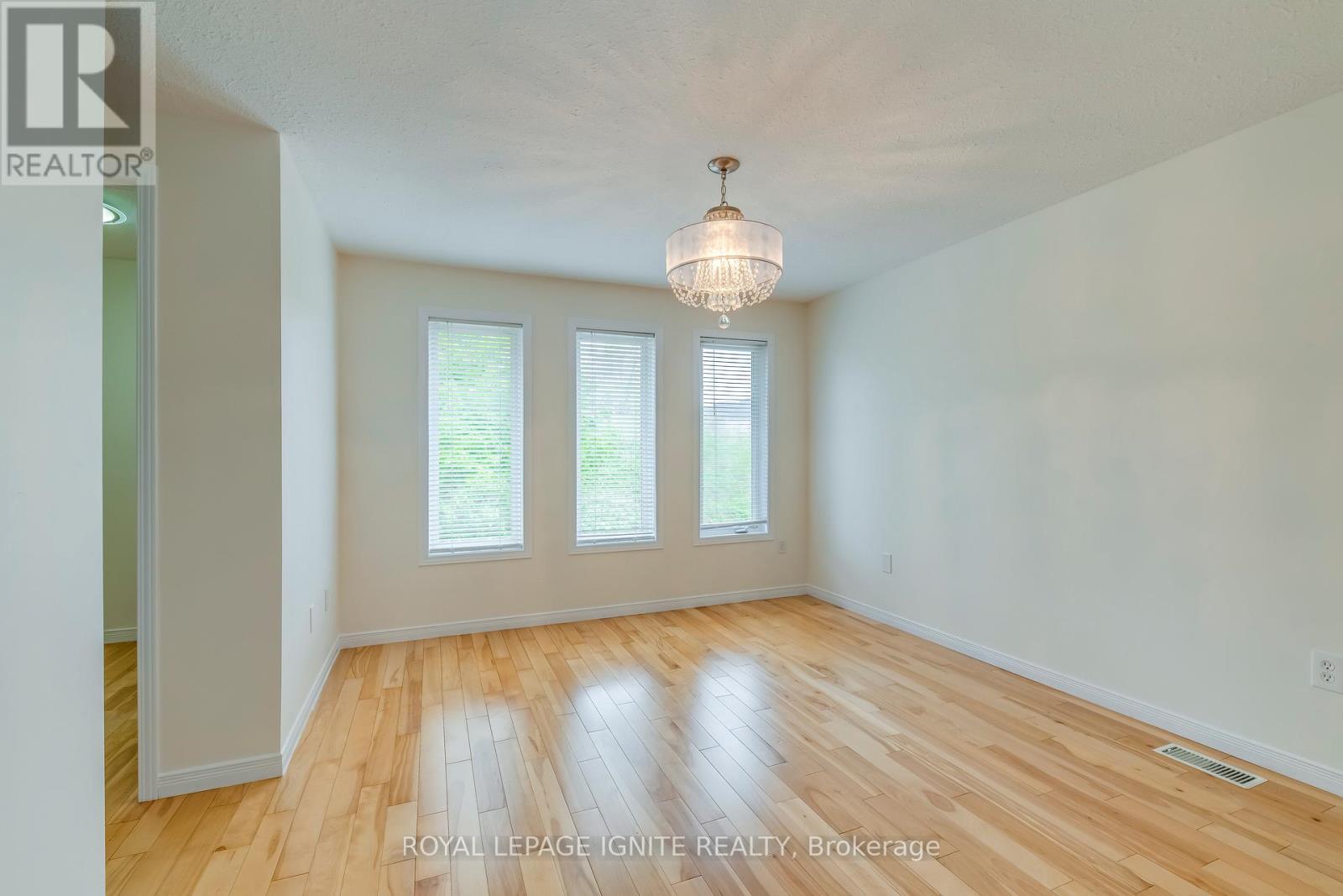 64 Templewood Drive, Kitchener, Ontario  N2R 1X3 - Photo 24 - X13000804