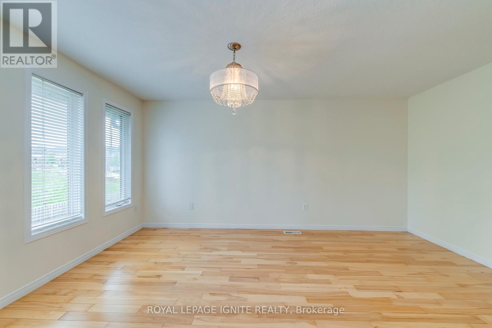 64 Templewood Drive, Kitchener, Ontario  N2R 1X3 - Photo 25 - X13000804