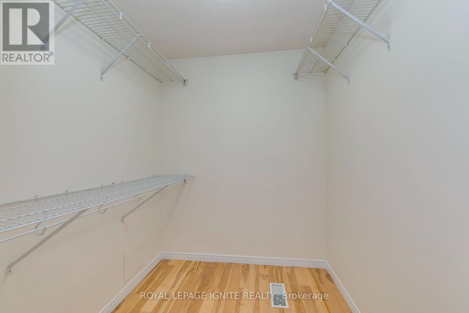 64 Templewood Drive, Kitchener, Ontario  N2R 1X3 - Photo 27 - X13000804