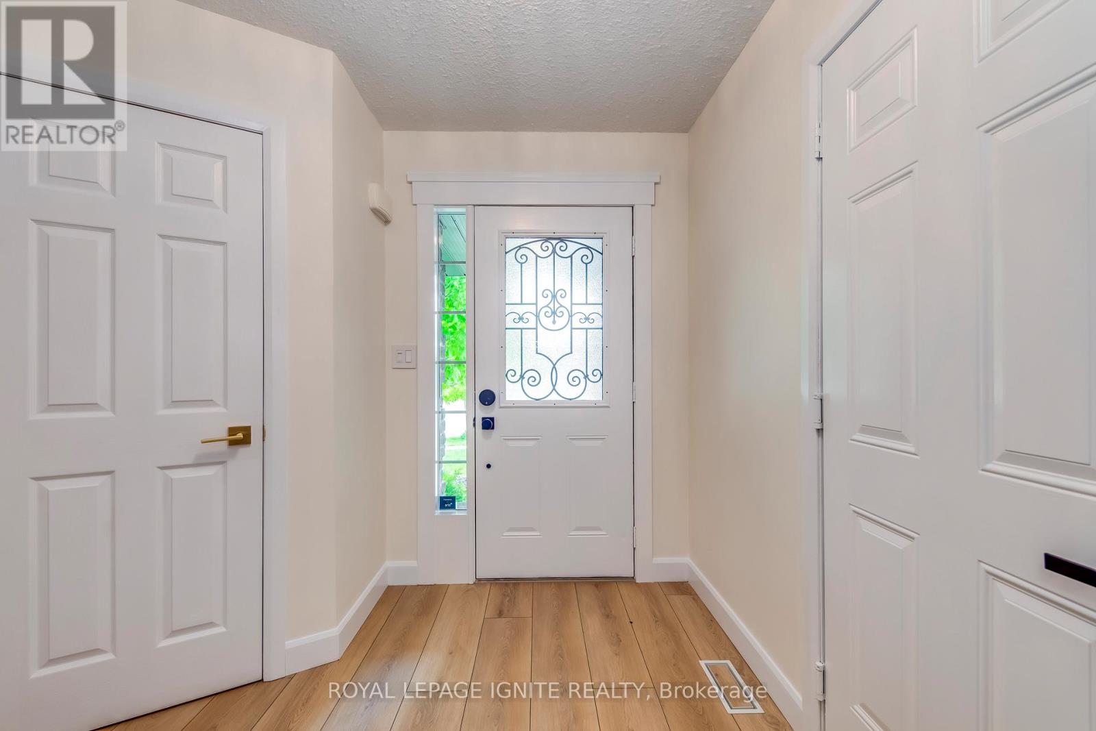 64 Templewood Drive, Kitchener, Ontario  N2R 1X3 - Photo 4 - X13000804