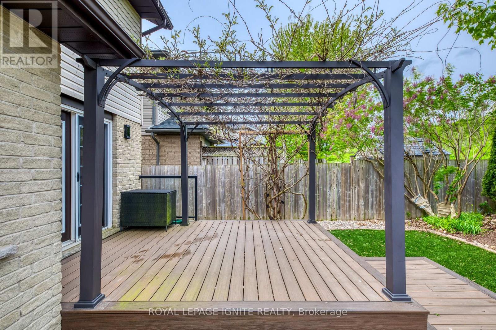 64 Templewood Drive, Kitchener, Ontario  N2R 1X3 - Photo 48 - X13000804