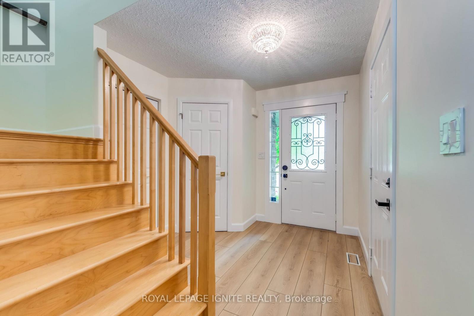 64 Templewood Drive, Kitchener, Ontario  N2R 1X3 - Photo 5 - X13000804