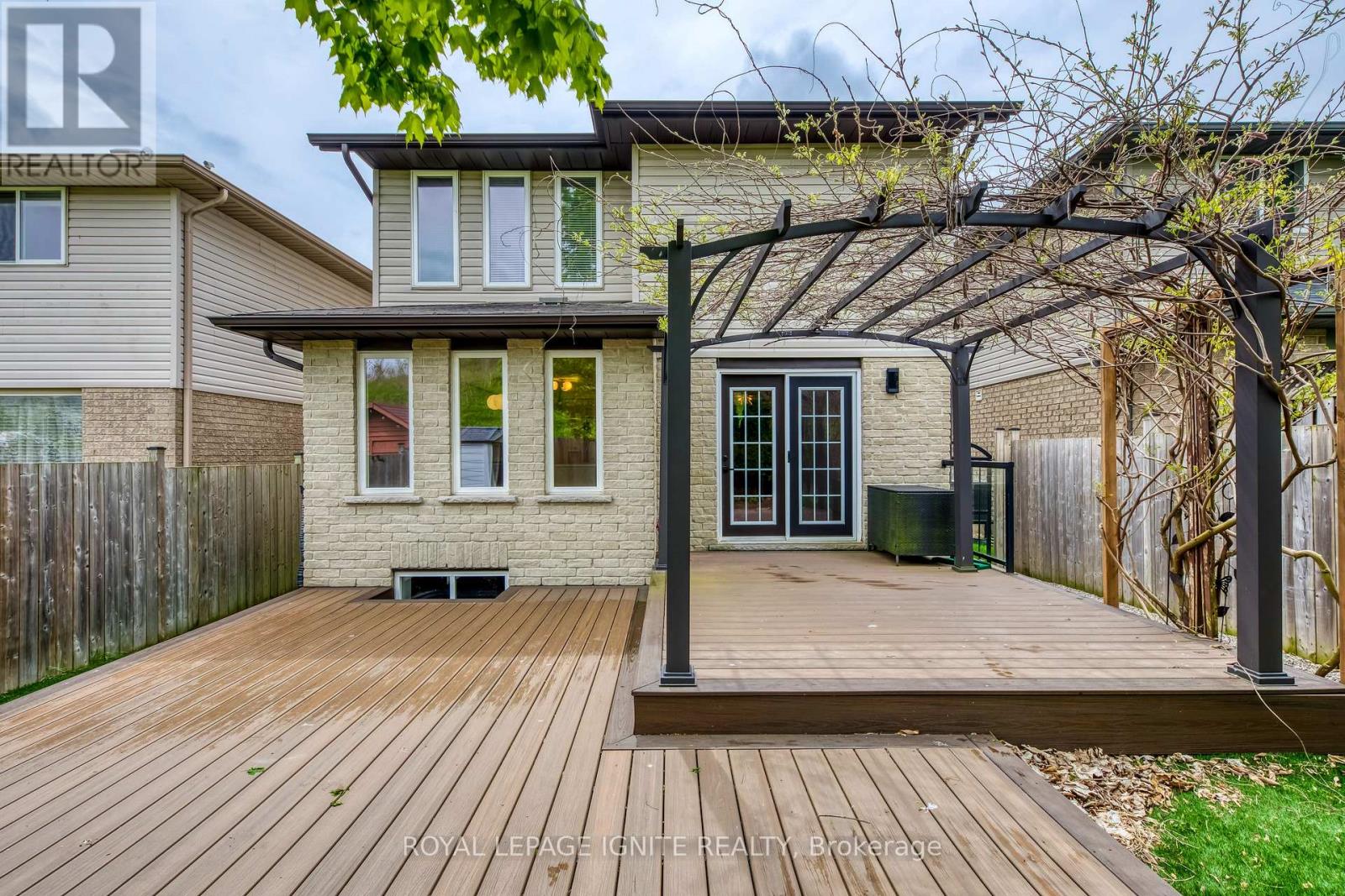 64 Templewood Drive, Kitchener, Ontario  N2R 1X3 - Photo 50 - X13000804