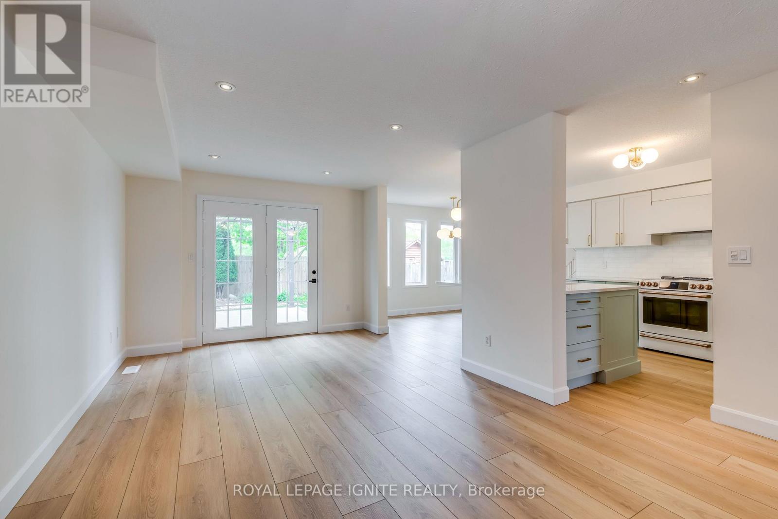 64 Templewood Drive, Kitchener, Ontario  N2R 1X3 - Photo 8 - X13000804