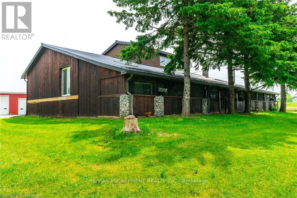 928 Brock Road, Hamilton, Ontario  L9H 5E4 - Photo 3 - X13000814