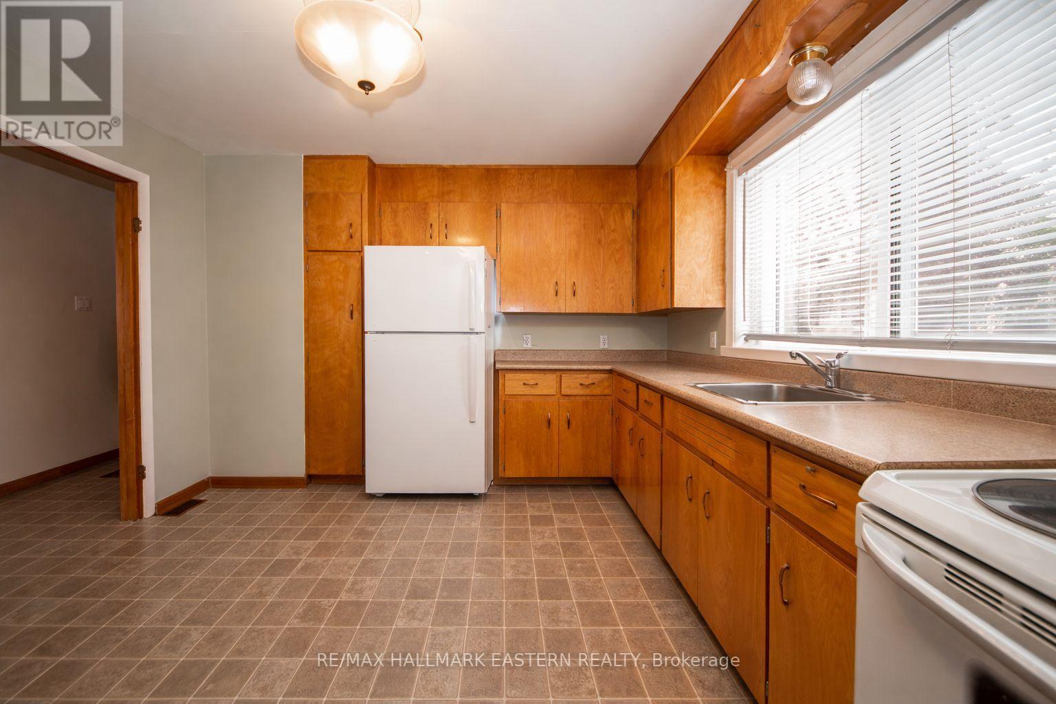 722 Chemong Road, Peterborough, Ontario  K9H 5Y9 - Photo 9 - X12828300