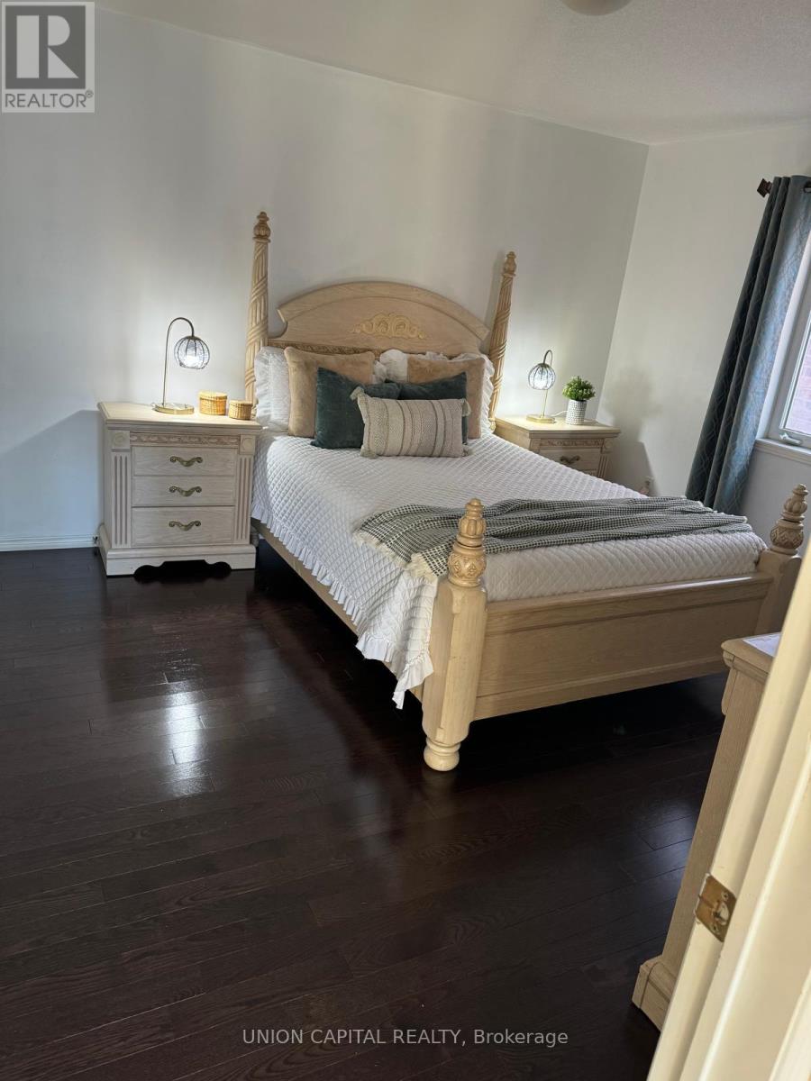 ROOM B - 21 DENBURY COURT, Whitby, Ontario