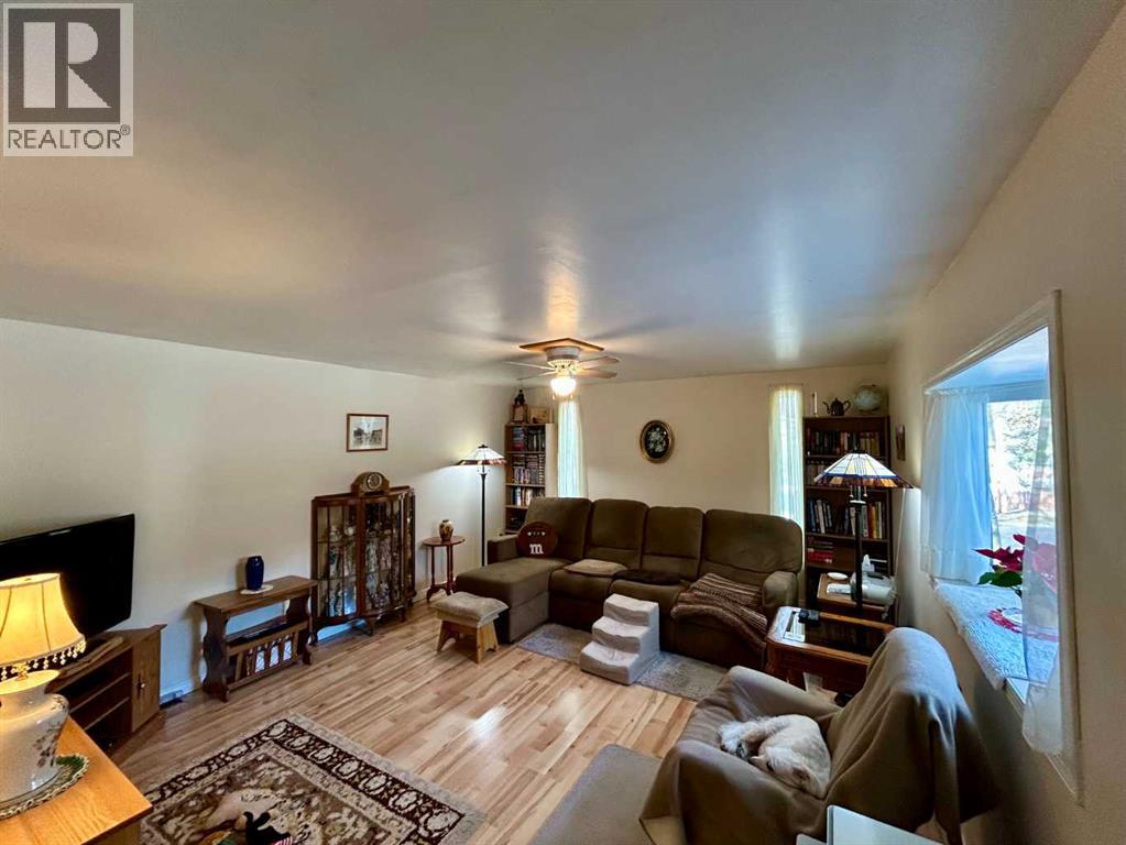 5213 58 Street, Camrose, Alberta  T4V 2X8 - Photo 2 - A2295082