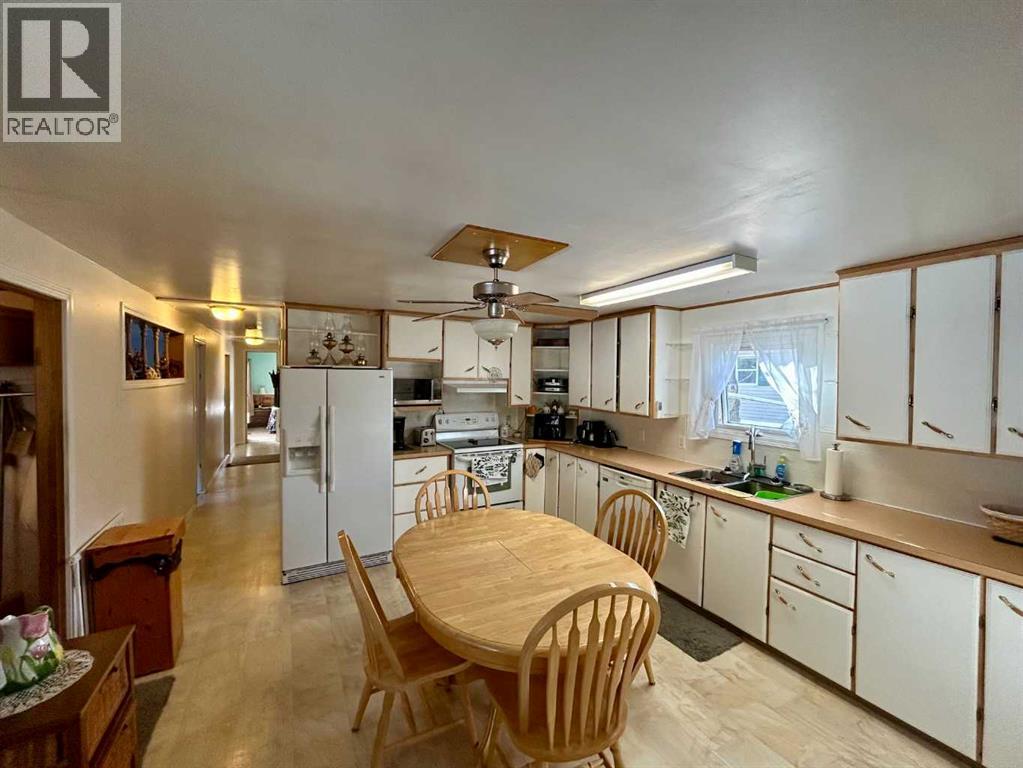 5213 58 Street, Camrose, Alberta  T4V 2X8 - Photo 4 - A2295082