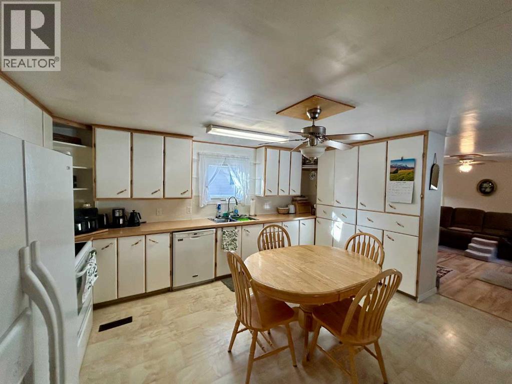 5213 58 Street, Camrose, Alberta  T4V 2X8 - Photo 5 - A2295082