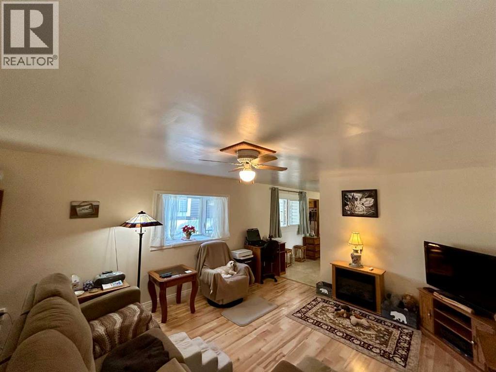 5213 58 Street, Camrose, Alberta  T4V 2X8 - Photo 3 - A2295082