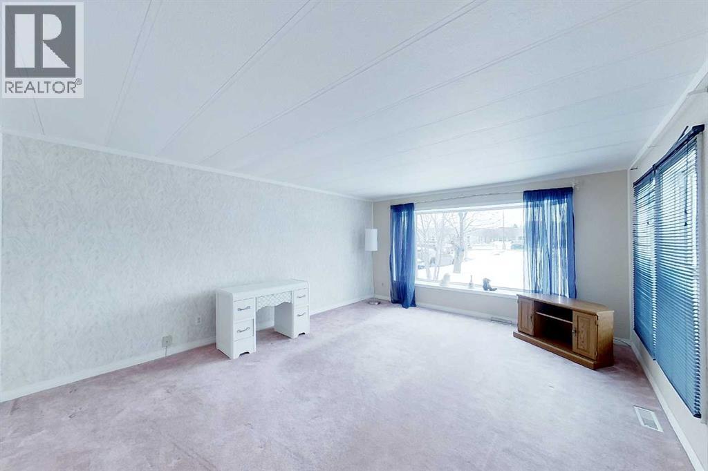 108 3 Street Sw, Slave Lake, Alberta  T0G 2A4 - Photo 4 - A2297742