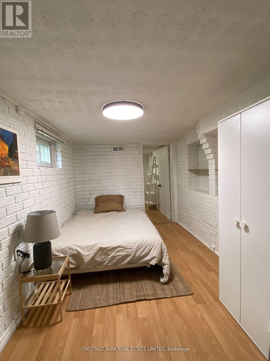 Lower - 173 Chambers Avenue, Toronto, Ontario  M6N 3M5 - Photo 12 - W12995368