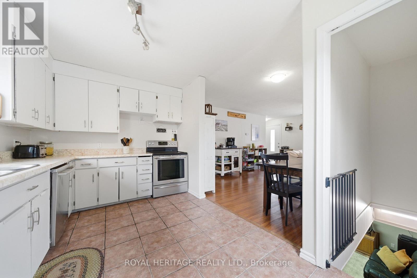 15 Kidd Avenue, Quinte West, Ontario  K8V 2C6 - Photo 10 - X13001266