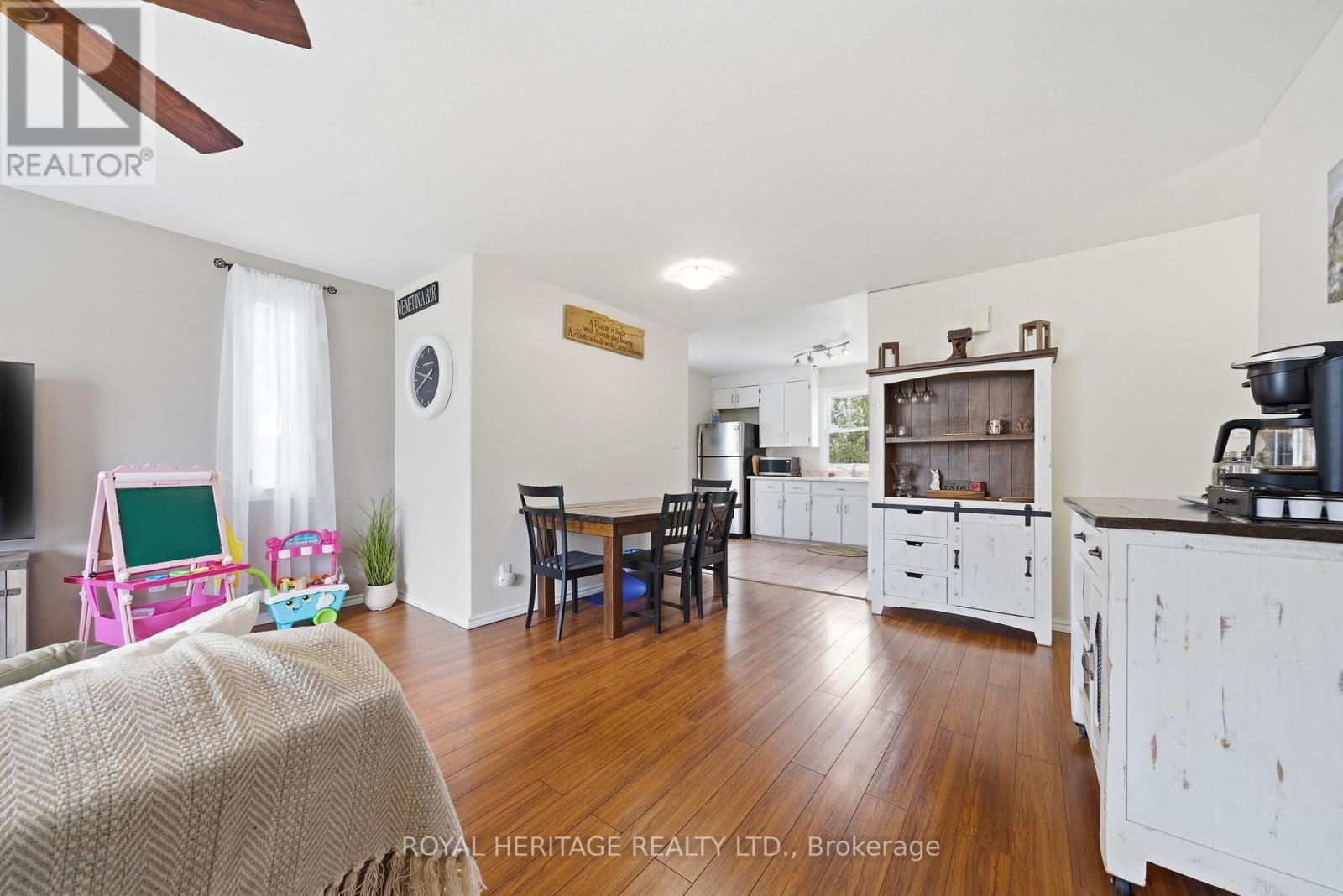 15 Kidd Avenue, Quinte West, Ontario  K8V 2C6 - Photo 4 - X13001266