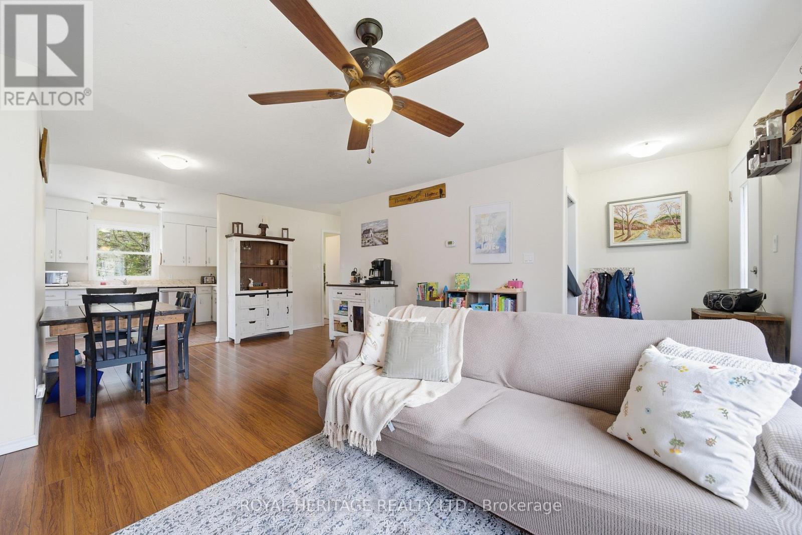 15 Kidd Avenue, Quinte West, Ontario  K8V 2C6 - Photo 5 - X13001266