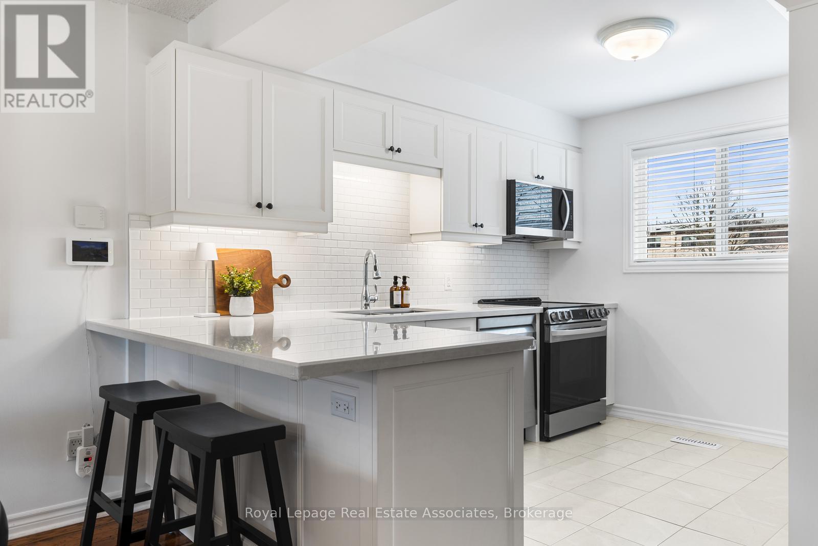 48 - 1516 Sixth Line, Oakville, Ontario  L6H 2P2 - Photo 8 - W13000606