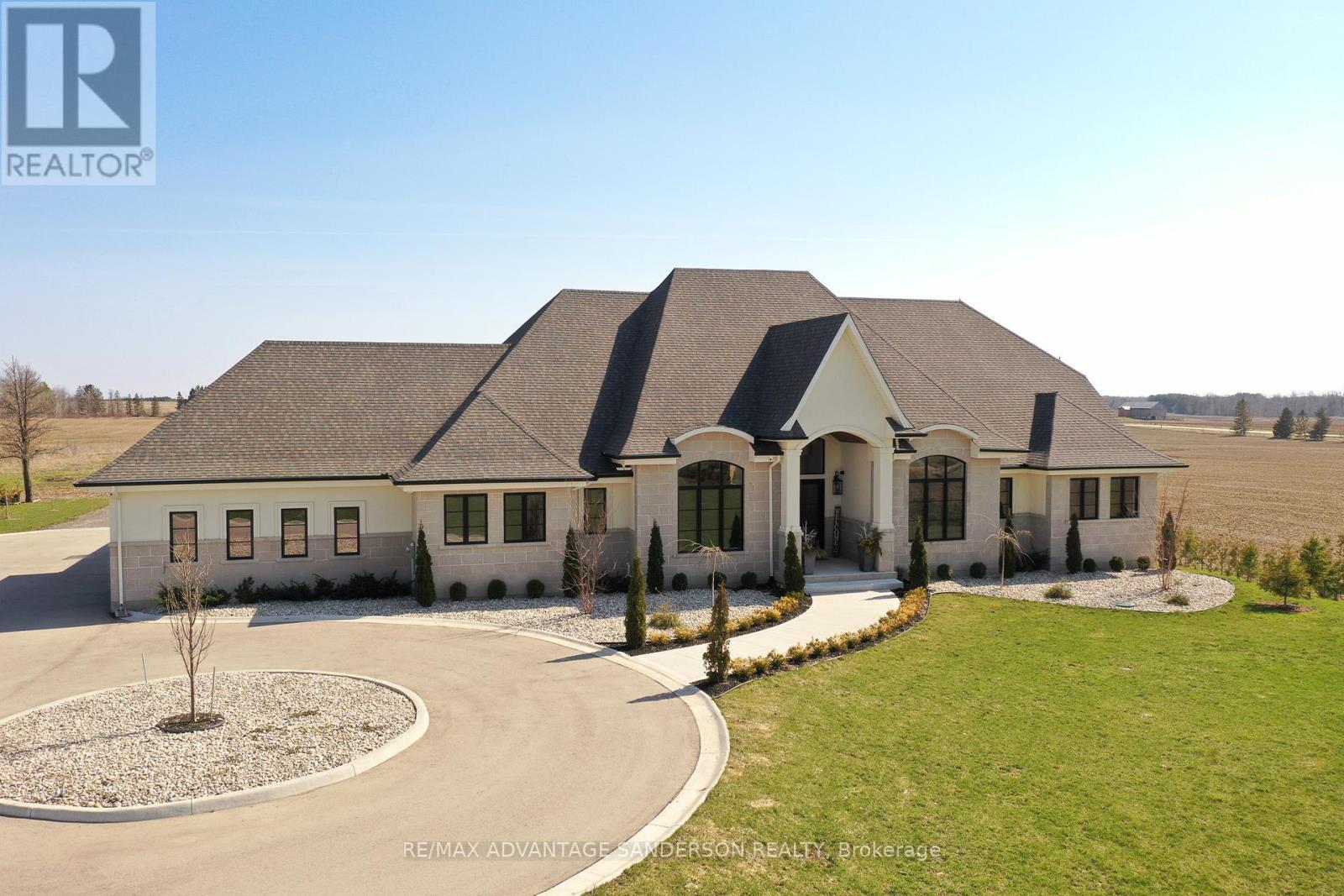 13419 Thirteen Mile Road, Middlesex Centre, Ontario  N0M 1P0 - Photo 4 - X13001056