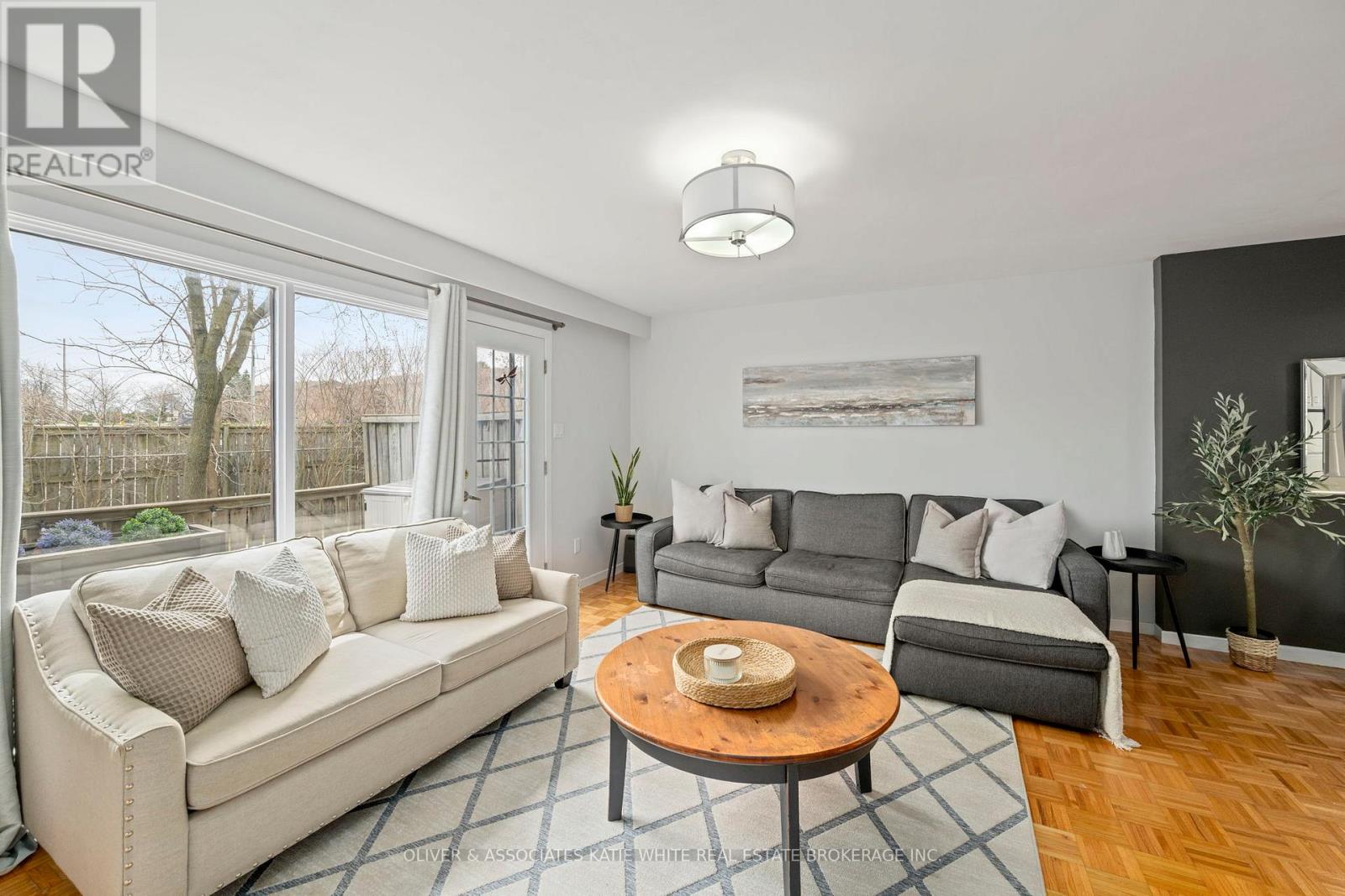 718 Wonderland Road S, London South, Ontario N6K 1L8 - Photo 3 - X13001240