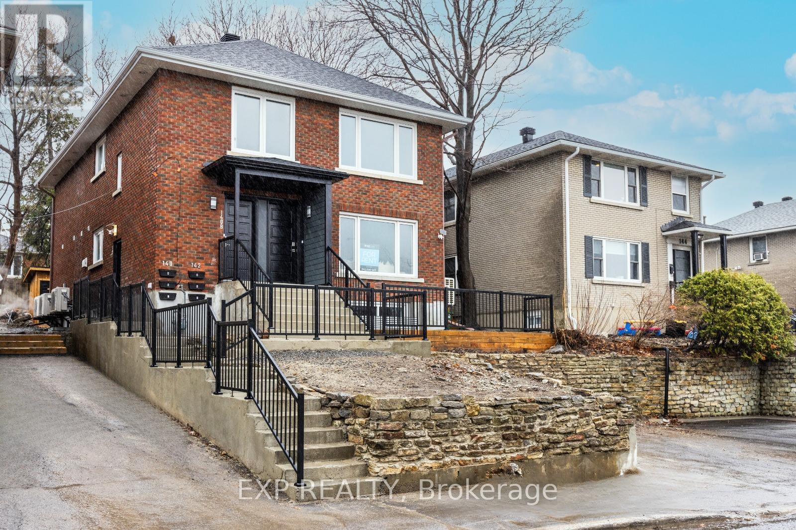 142 YOUNG STREET, Ottawa, Ontario