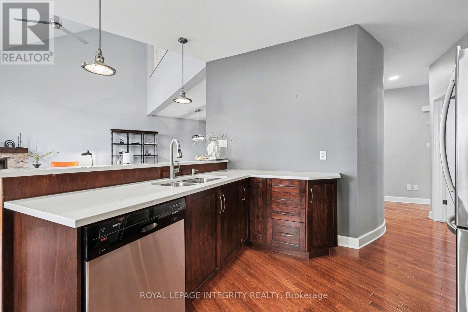 15 Marsh Sparrow Private, Ottawa, Ontario  K2K 3P1 - Photo 18 - X13001246