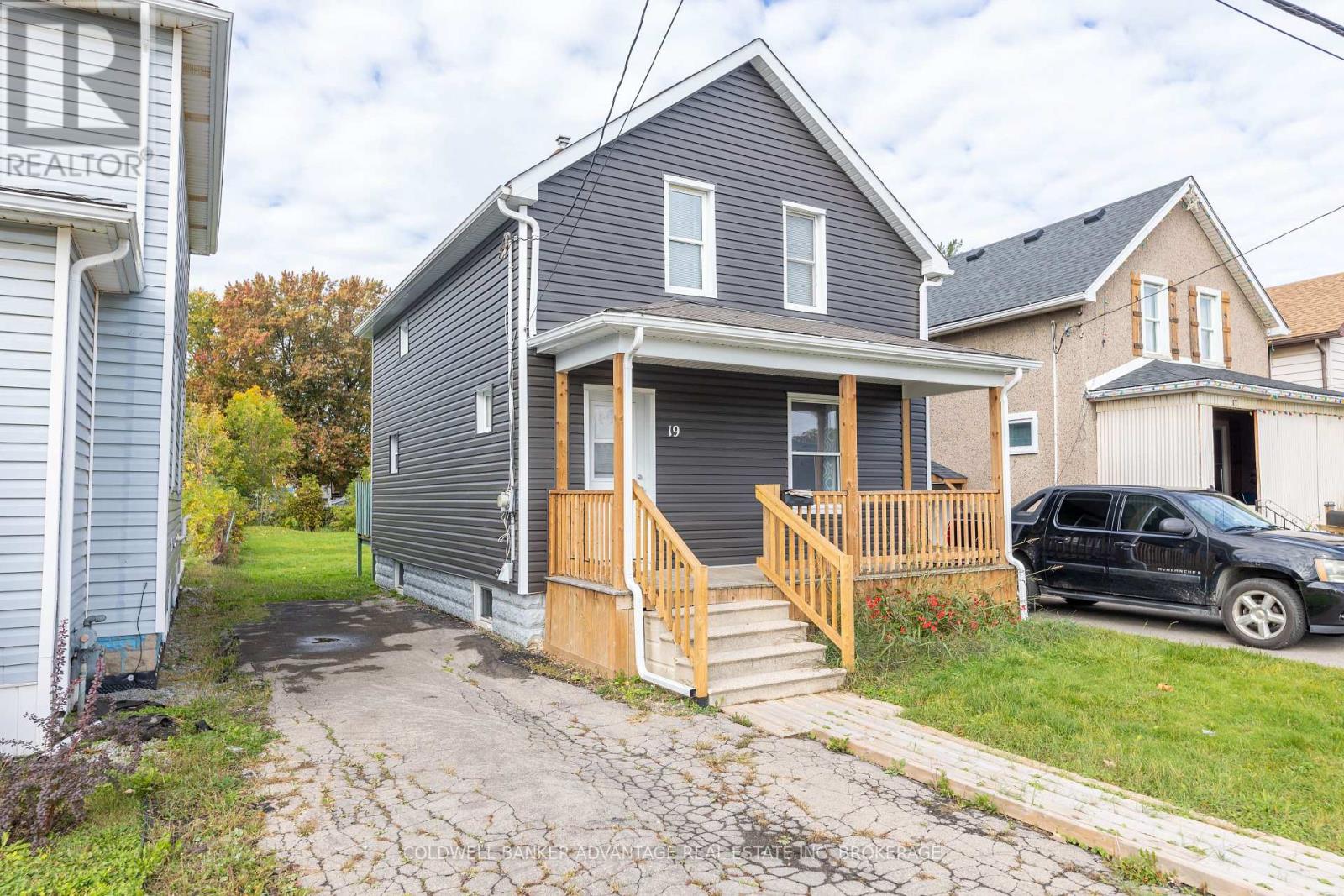 19 Duncan Street, Welland, Ontario  L3B 2C5 - Photo 2 - X13000852