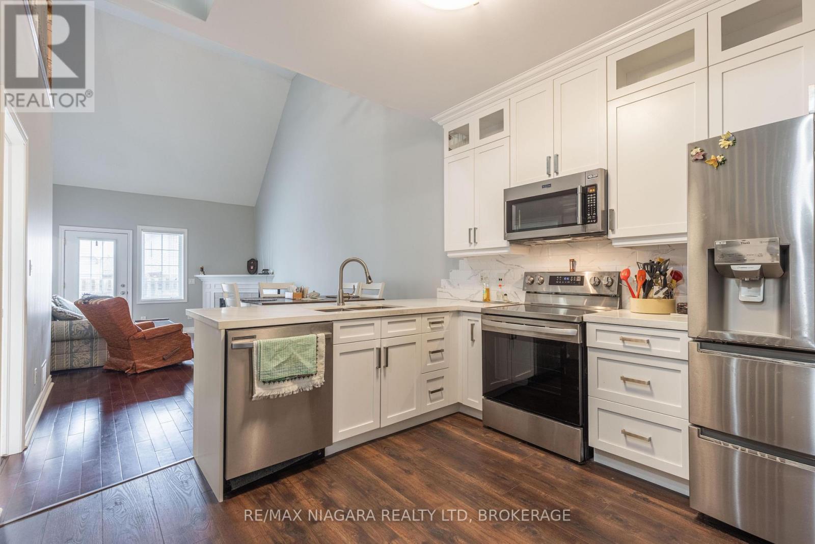 16 - 8142 Costabile Drive, Niagara Falls, Ontario  L2H 3M3 - Photo 3 - X13000876