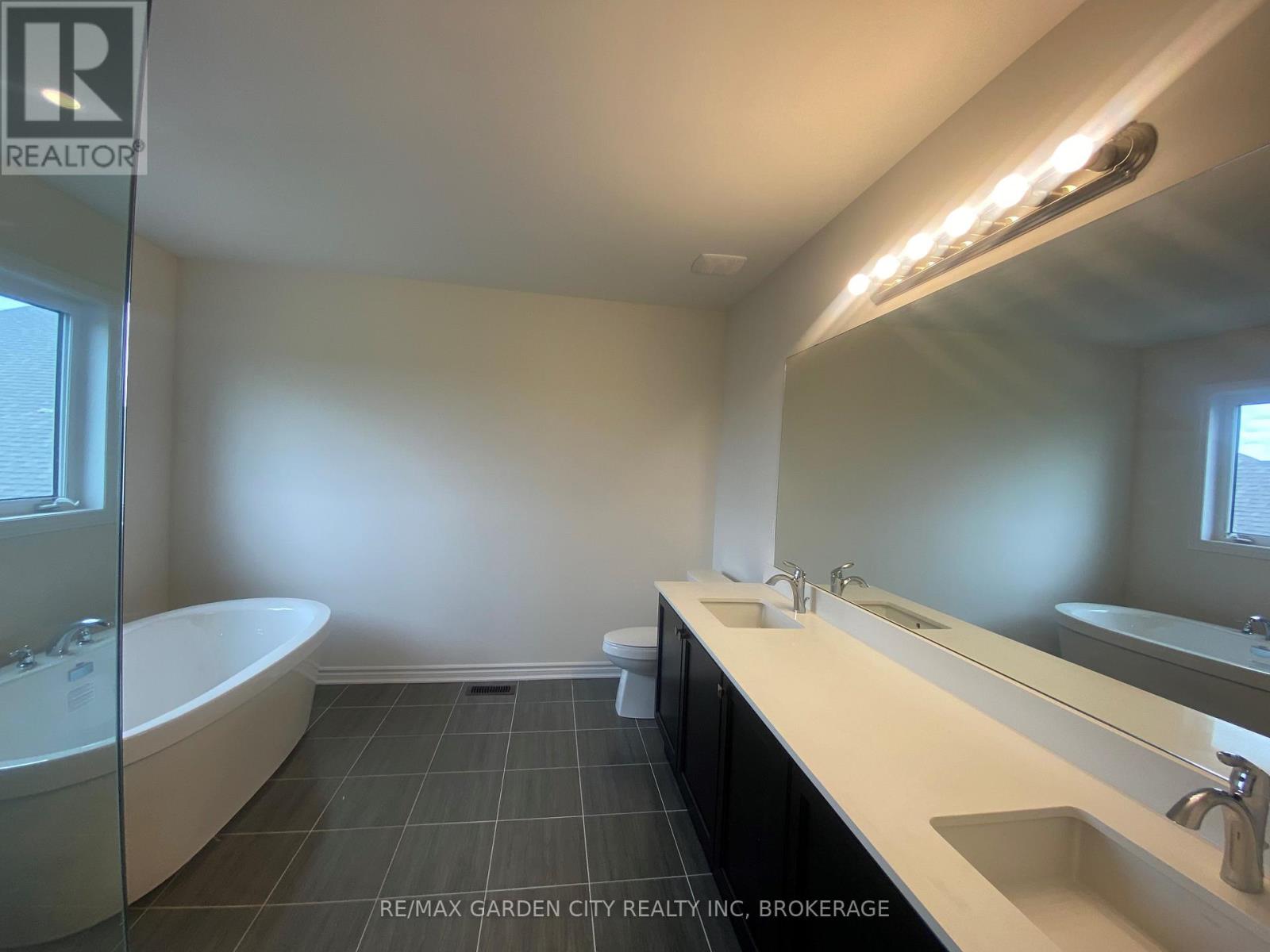 74 Oriole Crescent, Port Colborne, Ontario  L3K 5Z9 - Photo 25 - X13000886