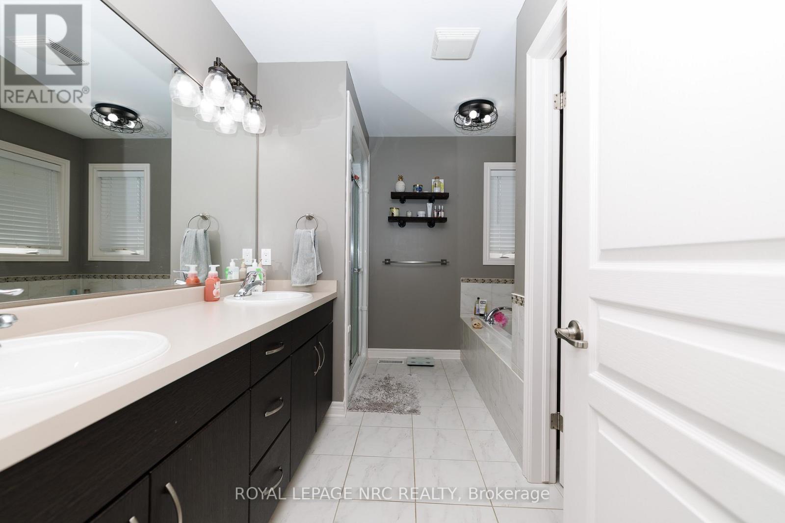 12 Wilfrid Laurier Crescent, St. Catharines, Ontario  L2P 0A4 - Photo 22 - X13000982