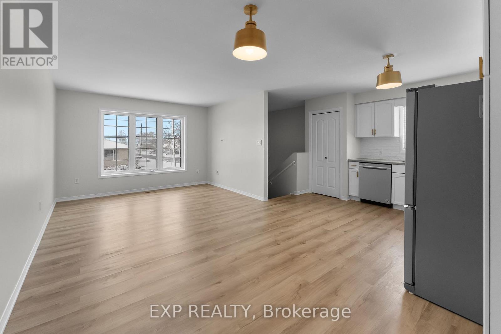 4688 Lee Avenue, Niagara Falls, Ontario  L2H 1M8 - Photo 7 - X13001278