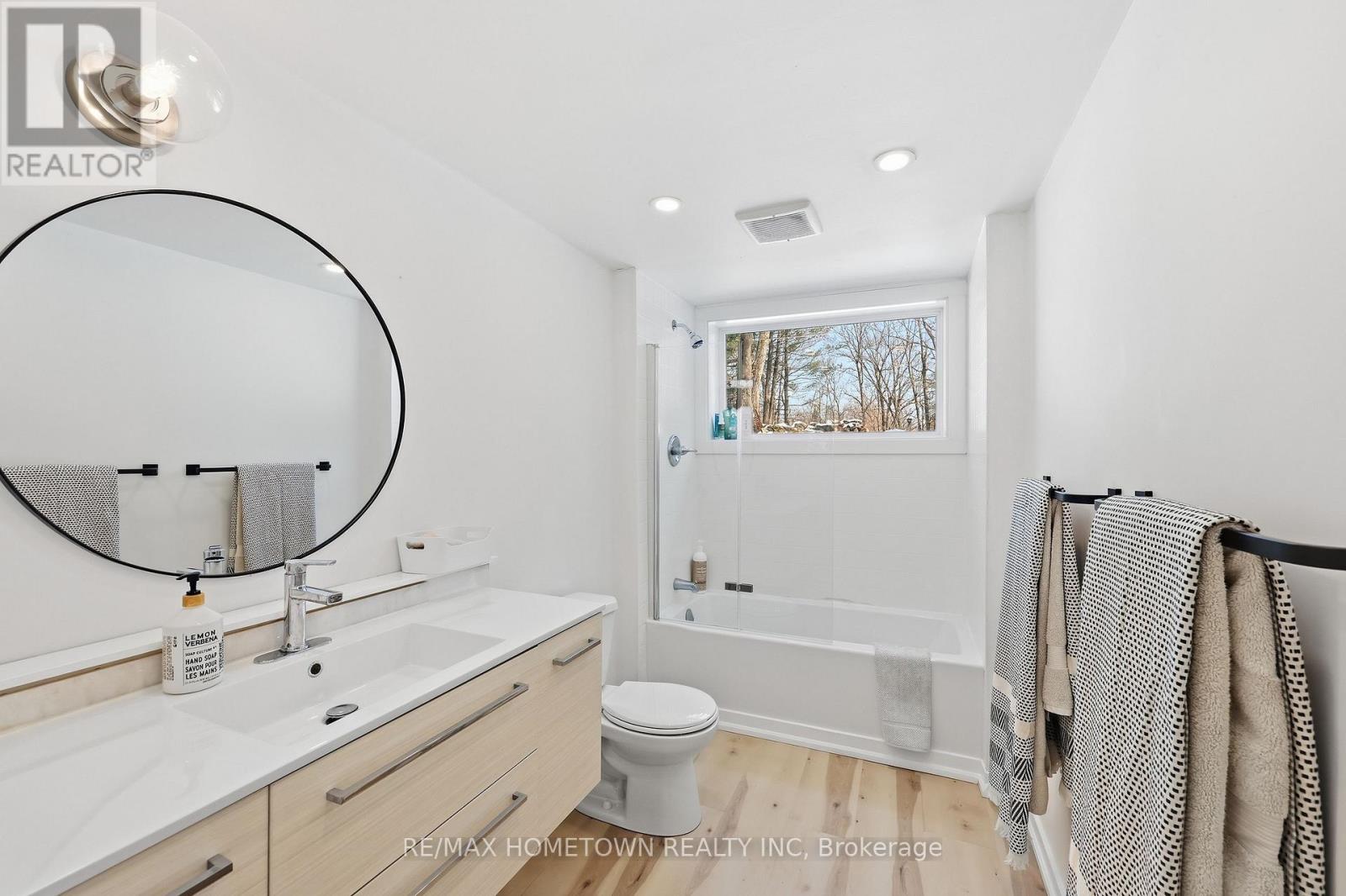 414 Old River Road, Front Of Yonge, Ontario  K0E 1R0 - Photo 16 - X13001250