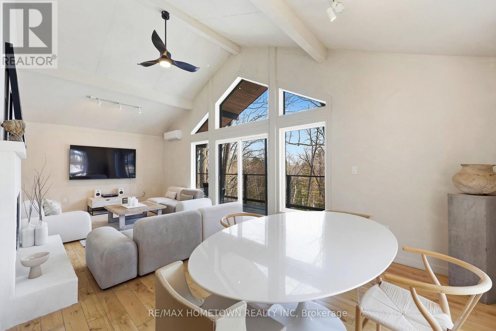 414 Old River Road, Front Of Yonge, Ontario  K0E 1R0 - Photo 25 - X13001250