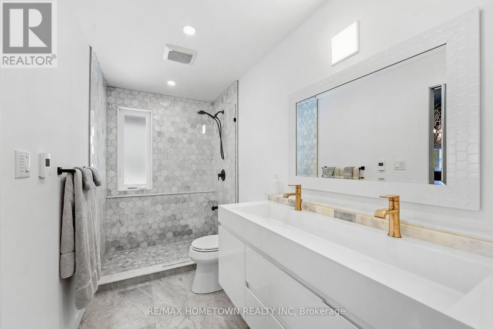 414 Old River Road, Front Of Yonge, Ontario  K0E 1R0 - Photo 45 - X13001250